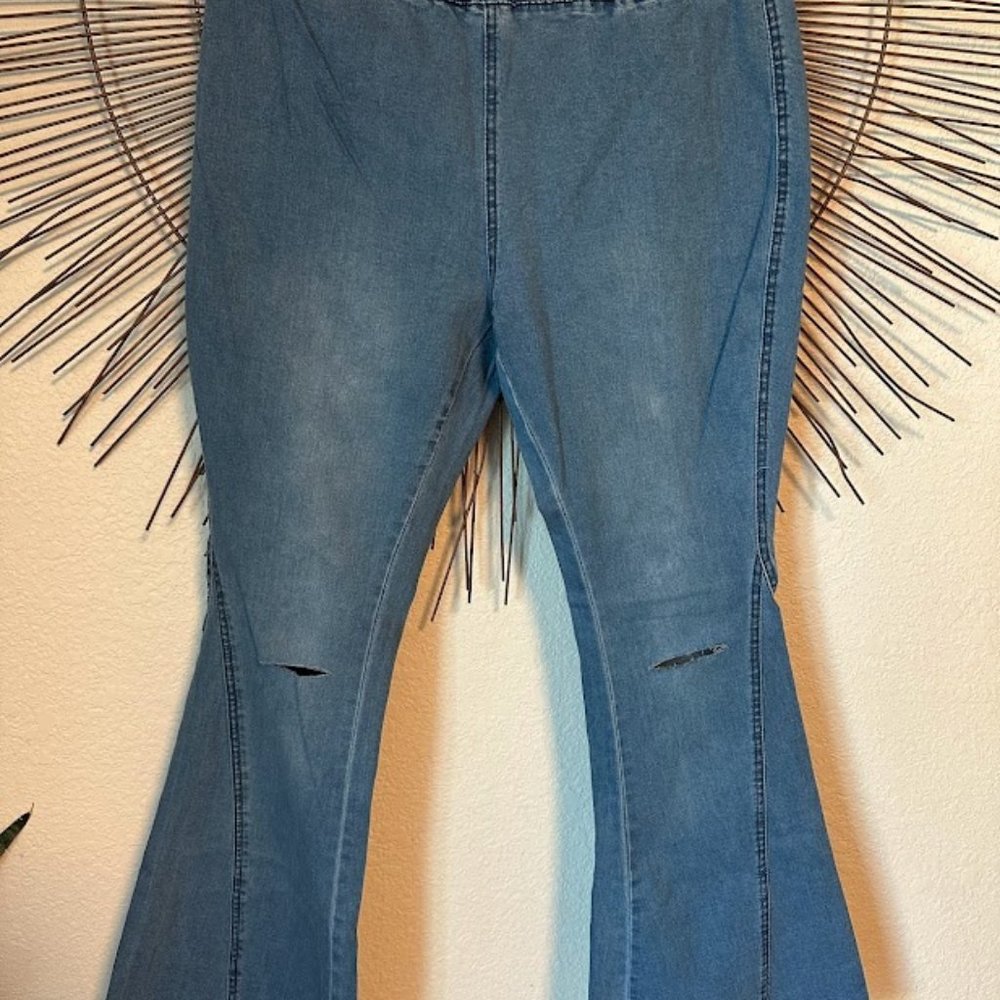 Women's Flare Leg Distressed Jean